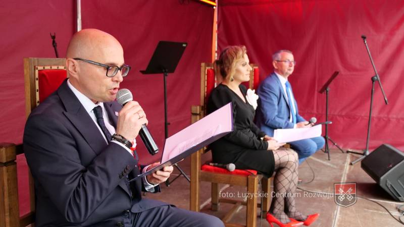 3 maja, mieszkańcy Lubania zebrali się na palcu Feliksa Netza, by uczcić rocznicę uchwalenia Konstytucji 3 Maja.